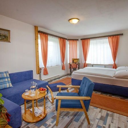 Rodinny Hotel Kaiser Desna  Ngoại thất bức ảnh