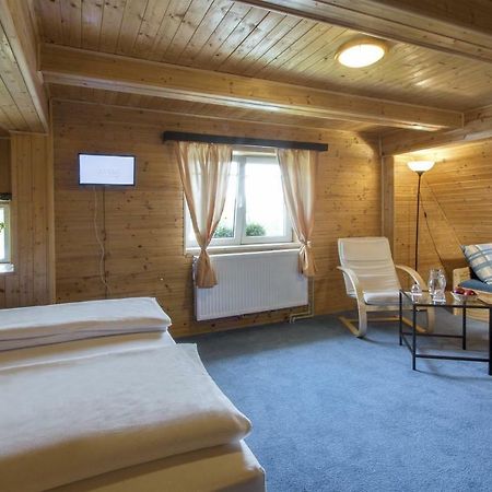 Rodinny Hotel Kaiser Desna  Ngoại thất bức ảnh